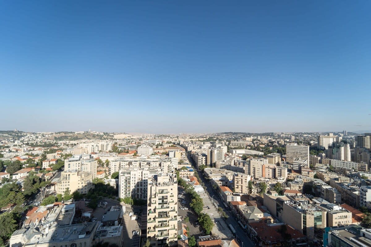Exquisite 1Bdr Residence with Magical Vistas of the Old City photo 24