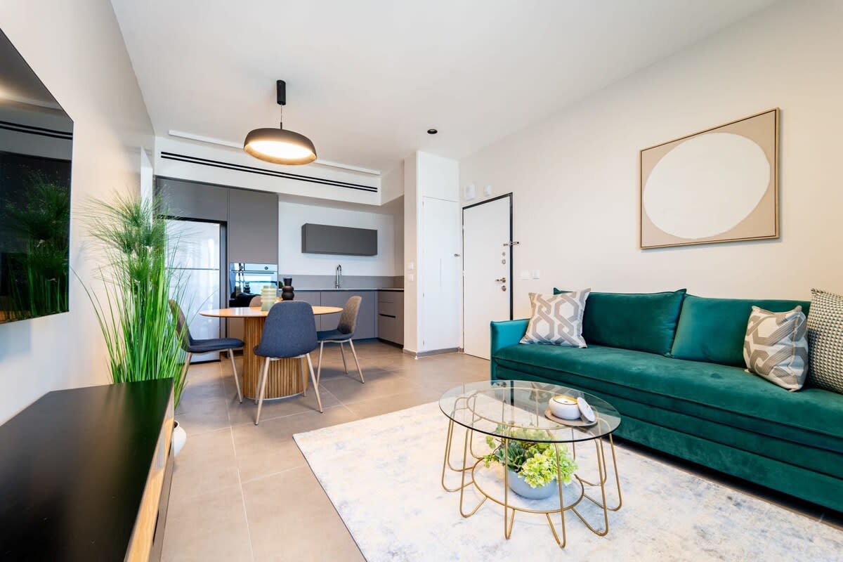 Exquisite 1Bdr Residence with Magical Vistas of the Old City photo 13