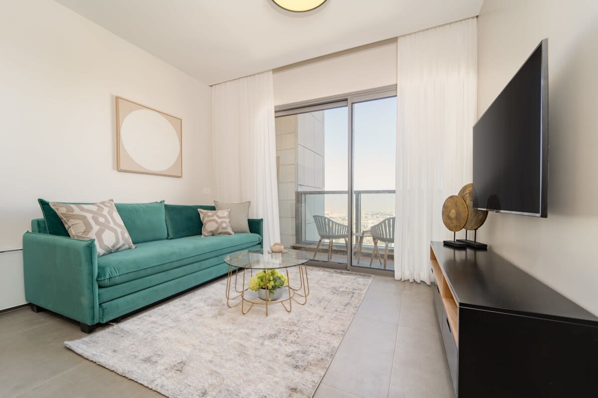Exquisite 1Bdr Residence with Magical Vistas of the Old City photo 5