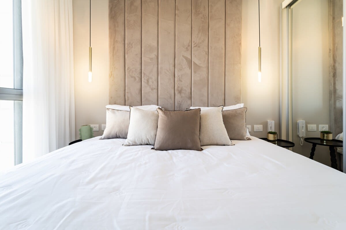 Exquisite 1Bdr Residence with Magical Vistas of the Old City photo 10