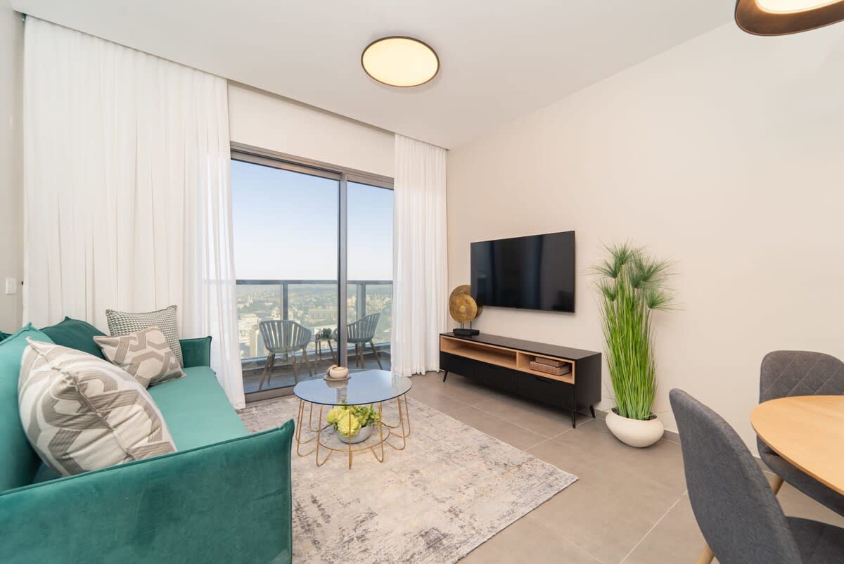 Exquisite 1Bdr Residence with Magical Vistas of the Old City photo 6
