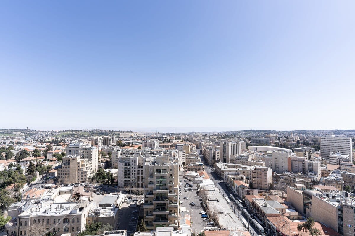 Bright & Modern 1BR in the Heart of Jerusalem – Steps from Everything photo 35