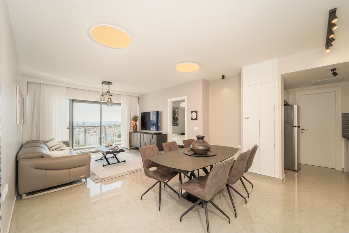 Enchanting 2 Bedroom In Best Location/Parking photo 7