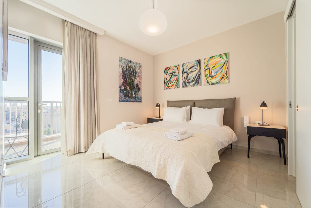 Enchanting 2 Bedroom In Best Location/Parking photo 6