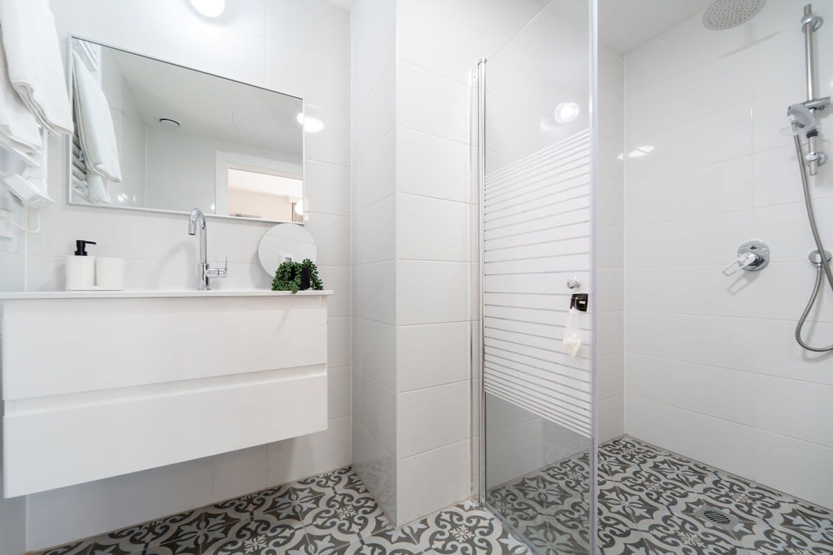 Enchanting 2 Bedroom In Best Location/Parking photo 11