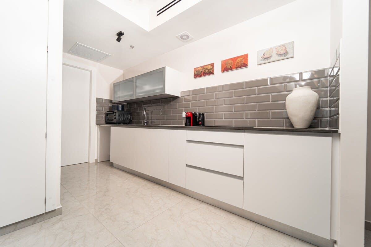 Enchanting 2 Bedroom In Best Location/Parking photo 16