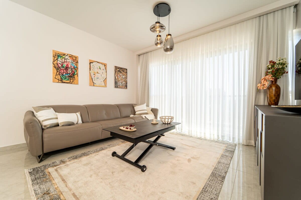 Enchanting 2 Bedroom In Best Location/Parking photo 4