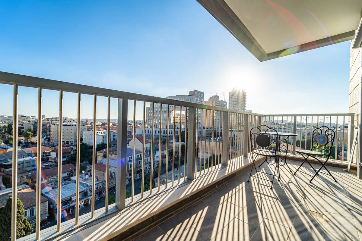 Enchanting 2 Bedroom In Best Location/Parking photo 18