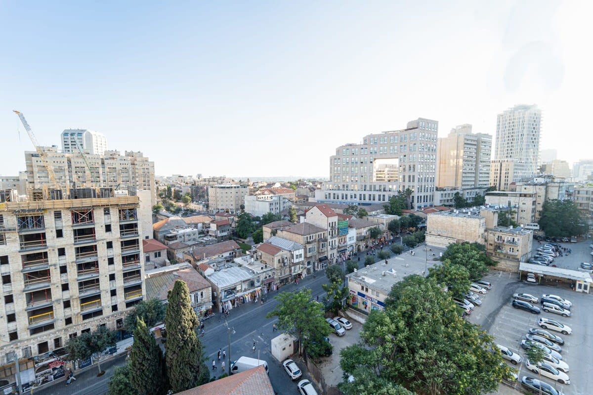 Enchanting 2 Bedroom In Best Location/Parking photo 17
