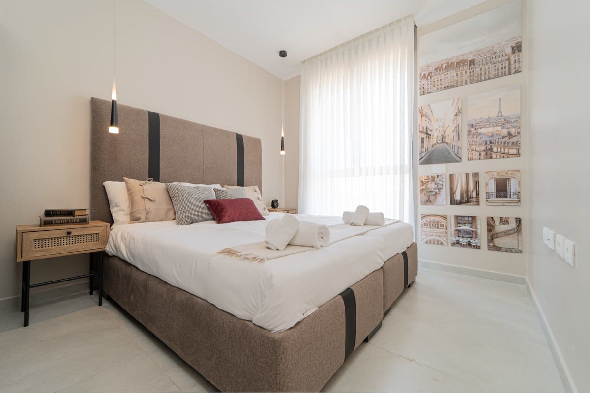 Charming 1Bdr Gem with Astonishing Views Overlooking the City photo 7