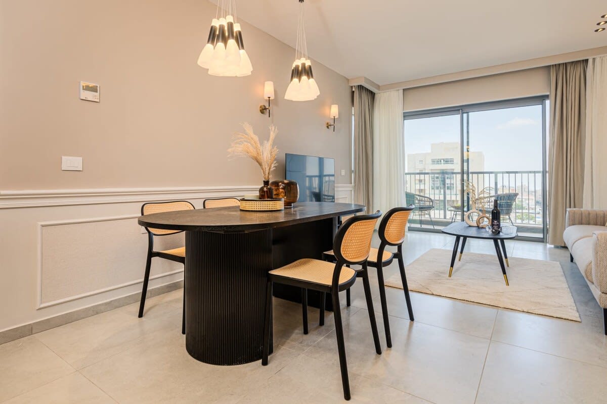 Charming 1Bdr Gem with Astonishing Views Overlooking the City photo 4