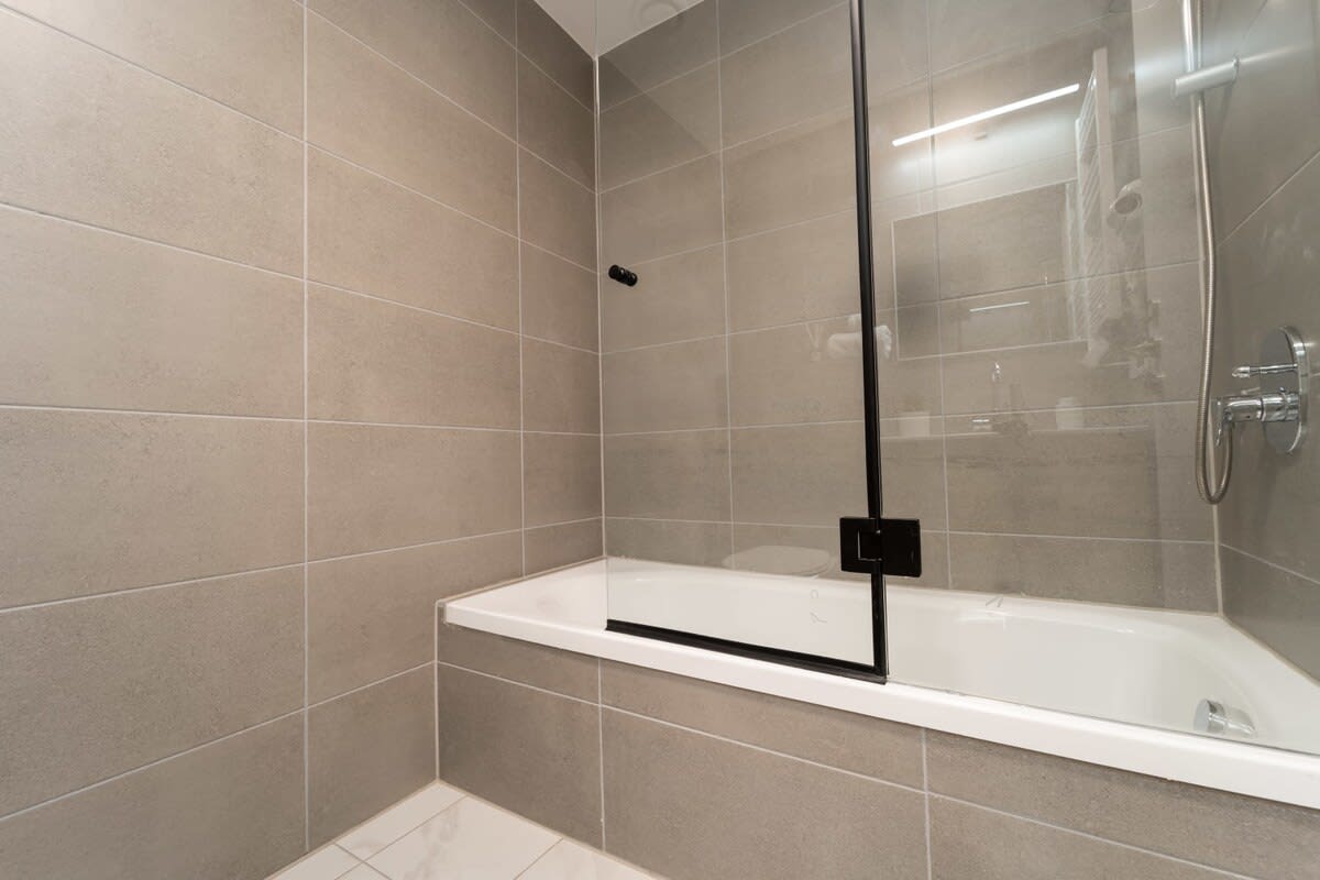 Charming 1Bdr Gem with Astonishing Views Overlooking the City photo 11