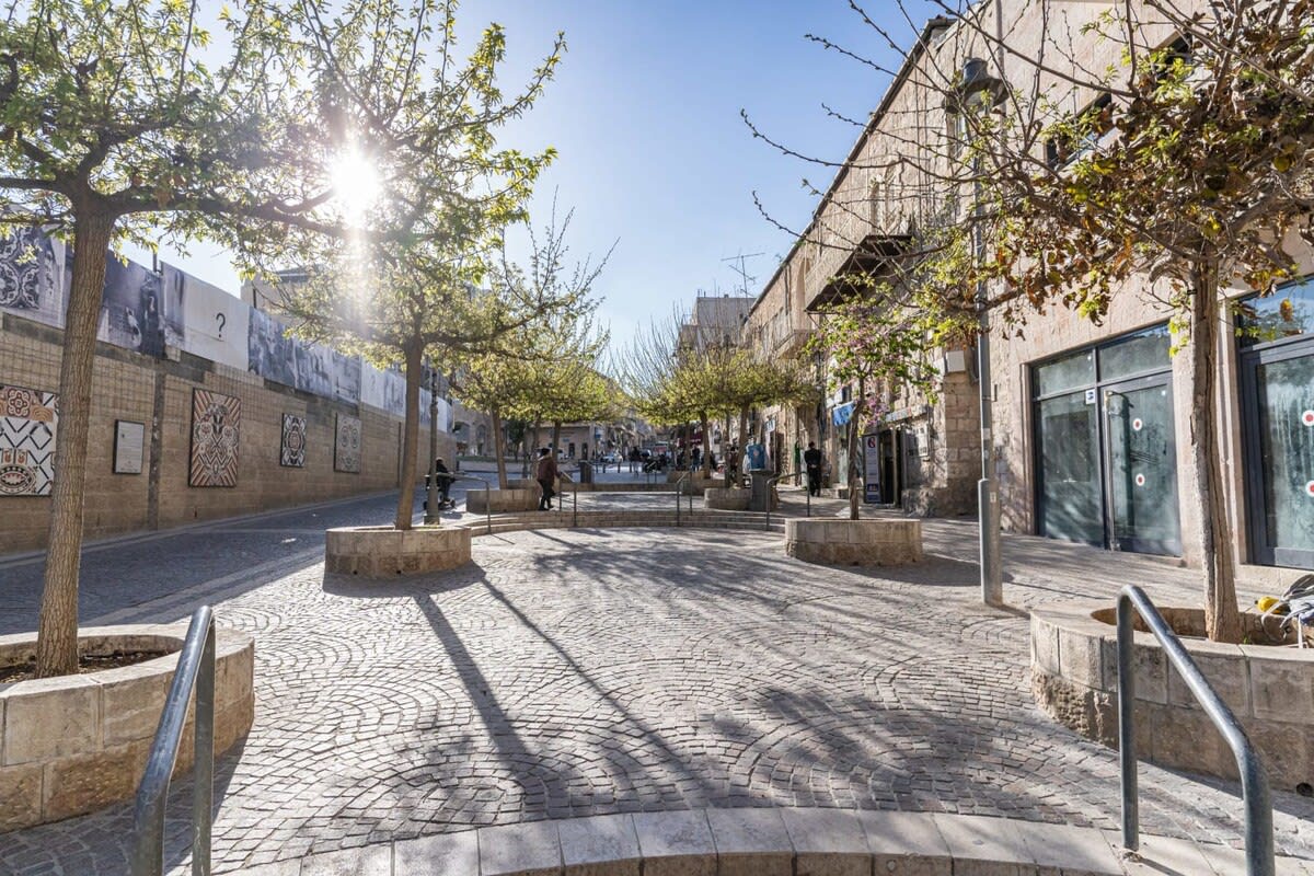 Charming City-Center Apartment Minutes from Mahane Yehuda photo 8