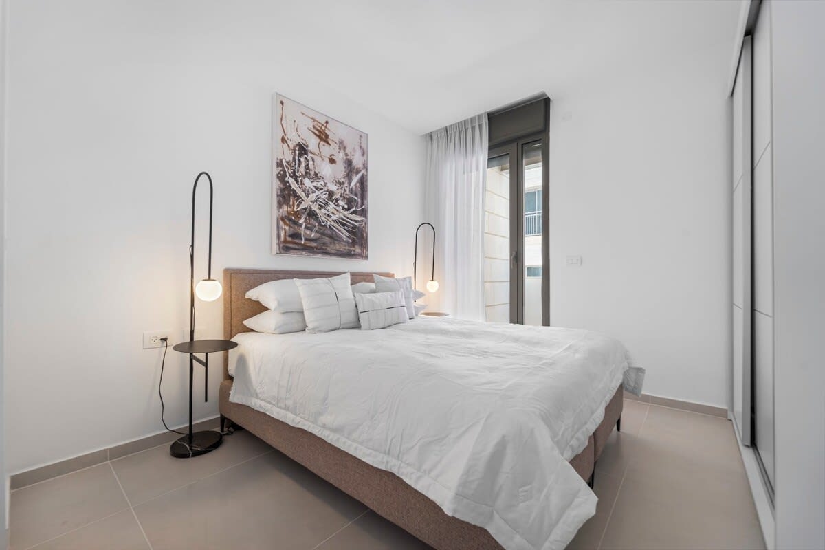 Modern 2BR Apartment with Parking in Prime Downtown Jerusalem photo 8