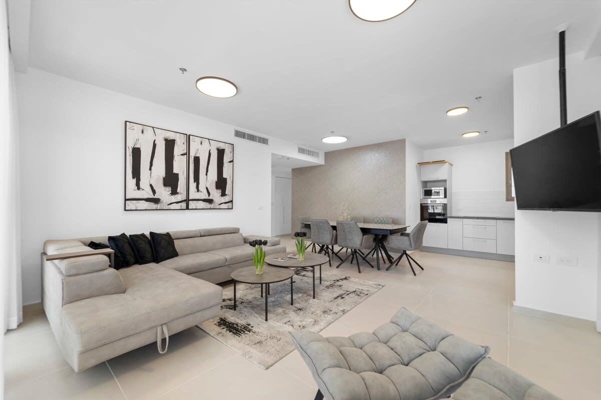 Modern 2BR Apartment with Parking in Prime Downtown Jerusalem photo 28