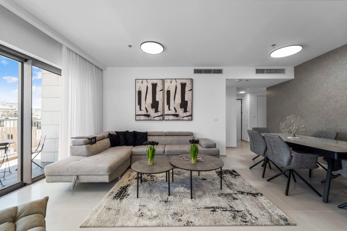 Modern 2BR Apartment with Parking in Prime Downtown Jerusalem photo 19