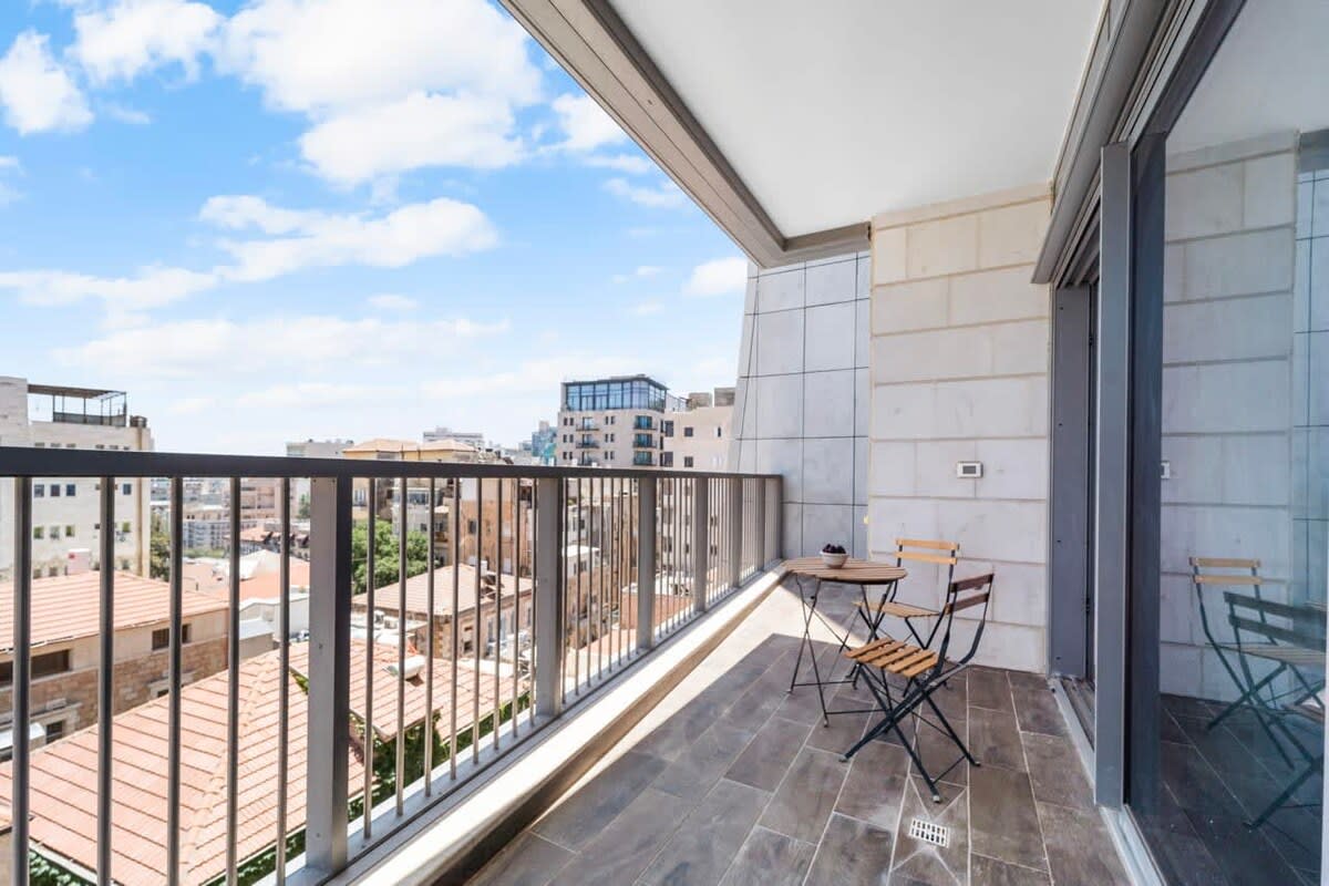 Modern 2BR Apartment with Parking in Prime Downtown Jerusalem photo 18