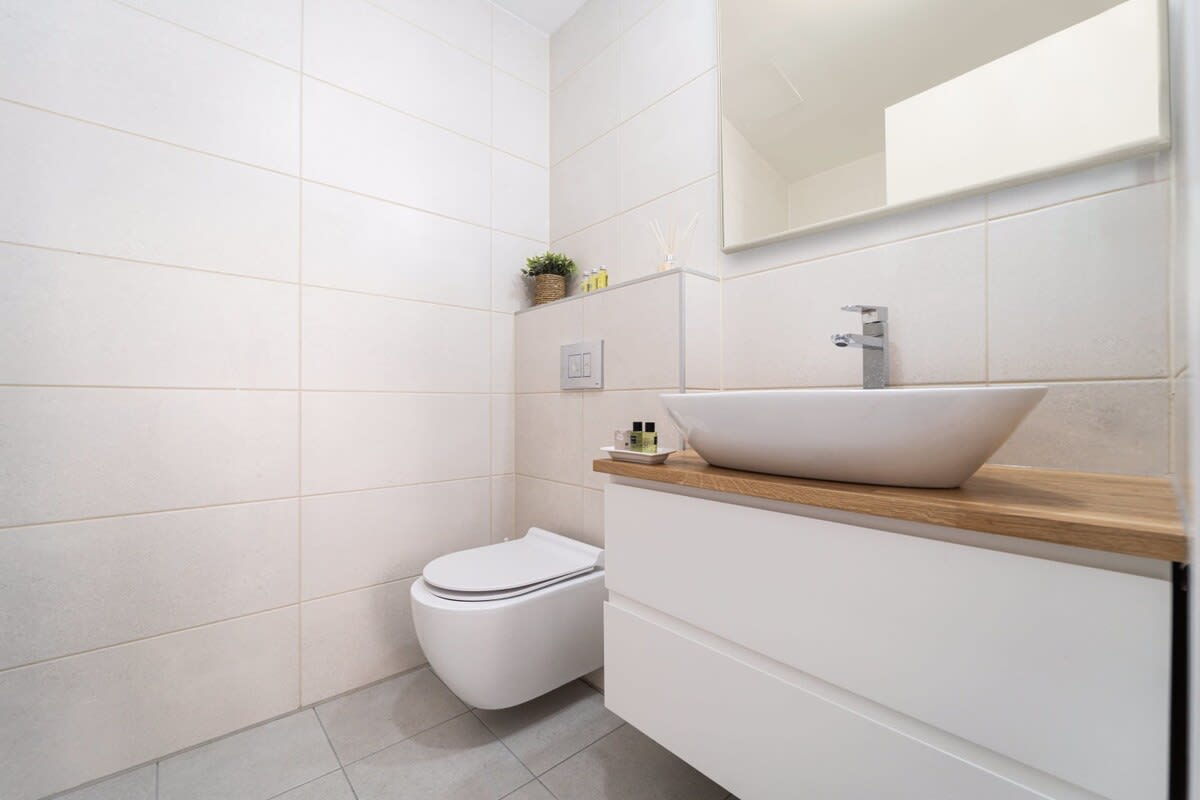 Captivating 2Bdr Getaway with Unparalleled Views of the Old City photo 35