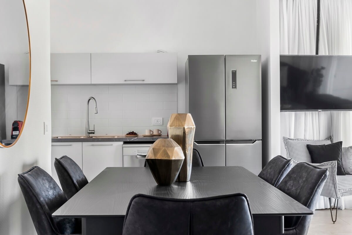 Captivating 2Bdr Getaway with Unparalleled Views of the Old City photo 11