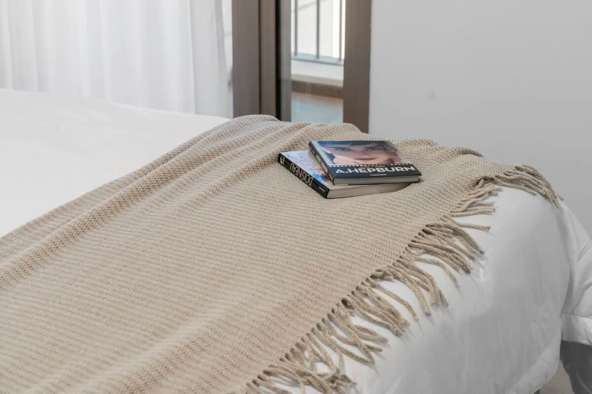 Captivating 2Bdr Getaway with Unparalleled Views of the Old City photo 33
