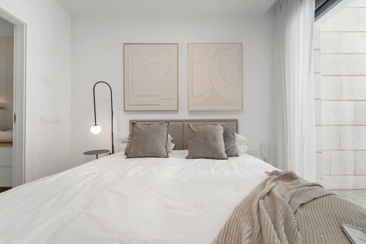 Captivating 2Bdr Getaway with Unparalleled Views of the Old City photo 54