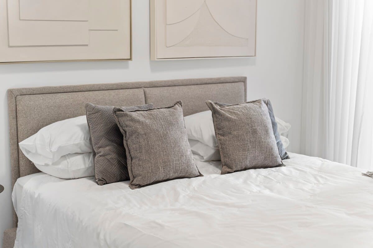 Captivating 2Bdr Getaway with Unparalleled Views of the Old City photo 56