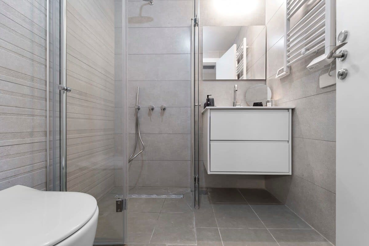 Bright & Comfortable 2BR in Savyon View Tower photo 13