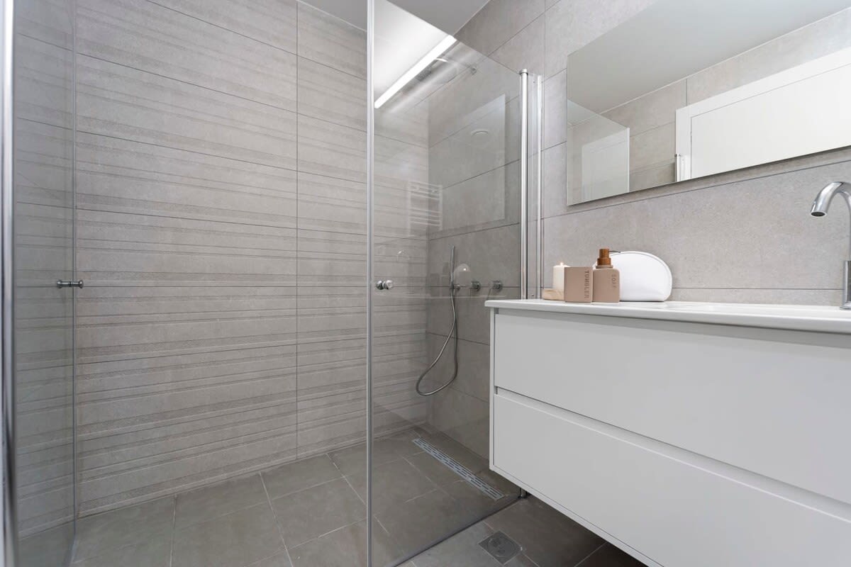 Bright & Comfortable 2BR in Savyon View Tower photo 20