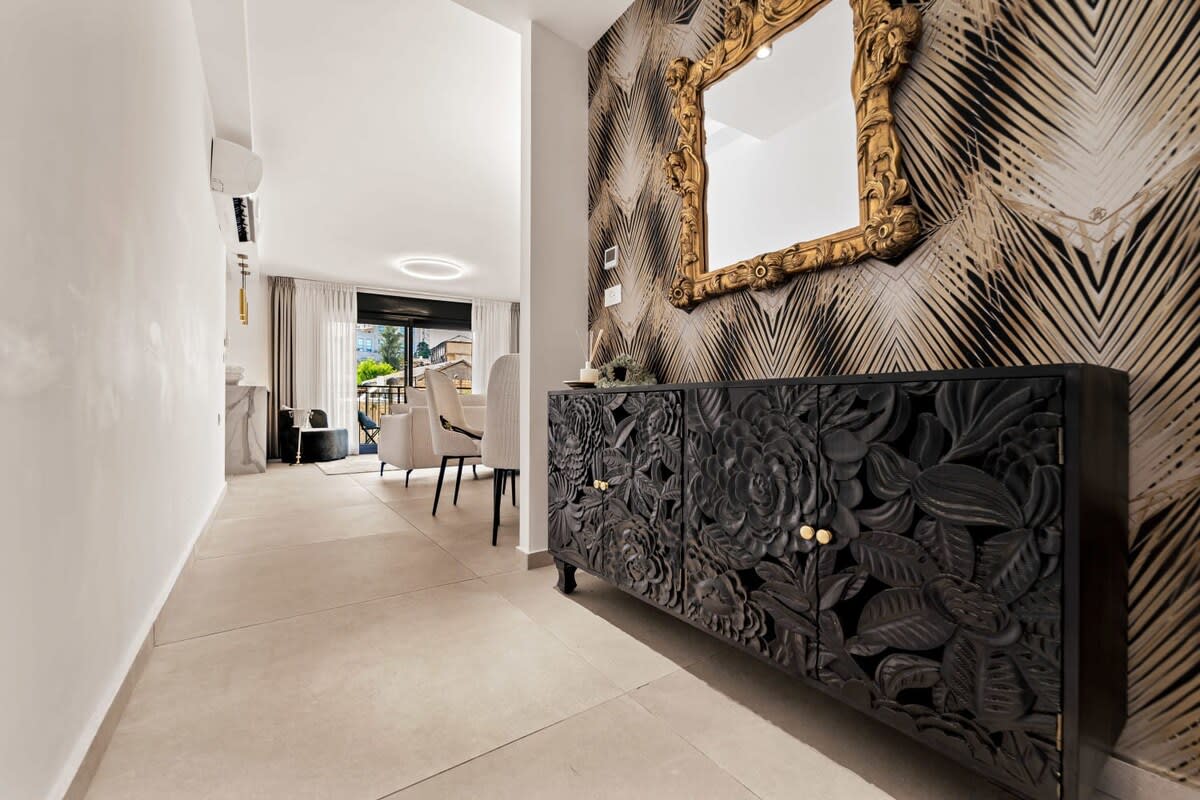 New 3 bedroom steps from Machne Yehuda! photo 31