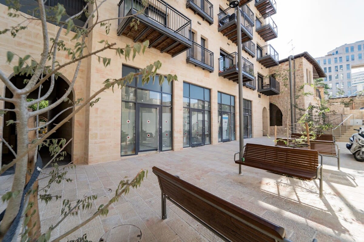 New 3 bedroom steps from Machne Yehuda! photo 69