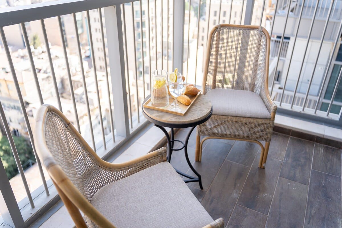 Fantastic 1BDR Offering Stunning Views of the City photo 60