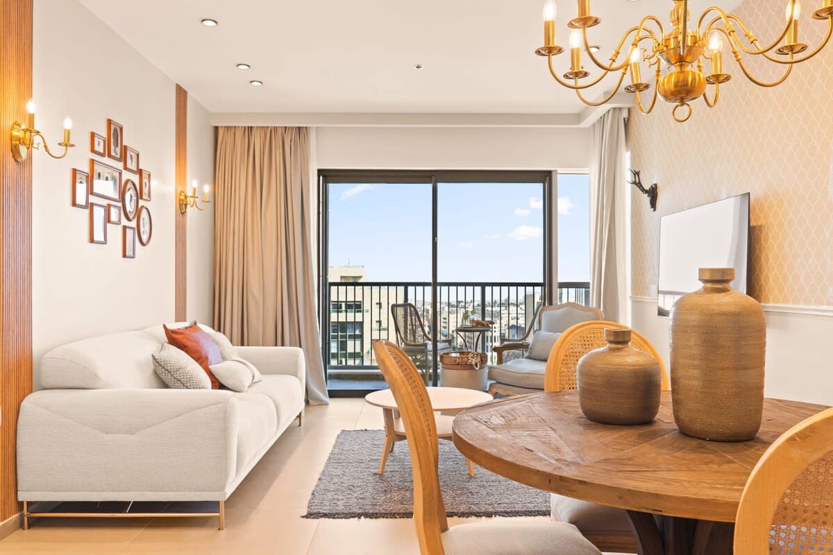 Fantastic 1BDR Offering Stunning Views of the City – vacation rental in City Center