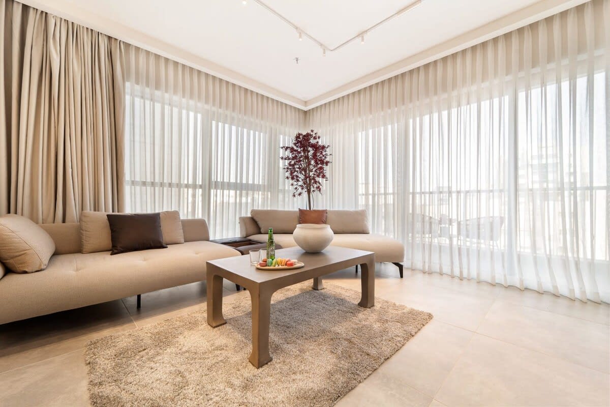 Chic 2BDR Parking/Terrace In City Center photo 6