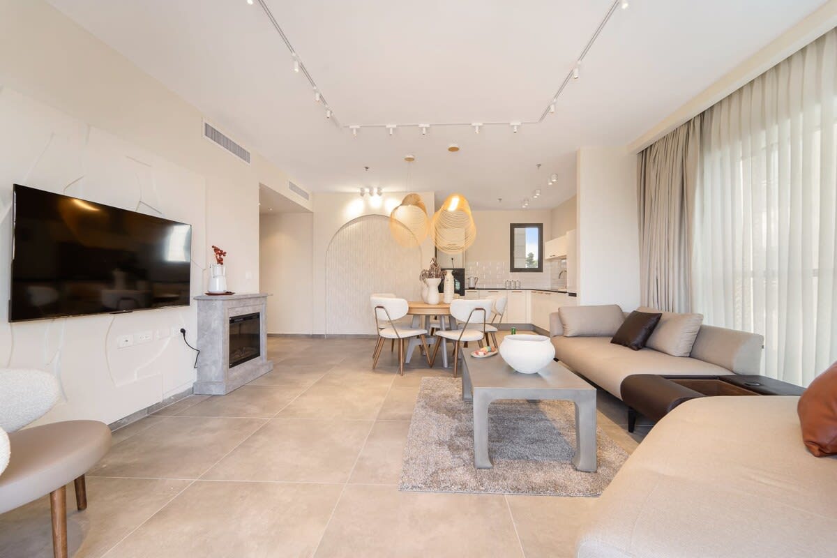 Chic 2BDR Parking/Terrace In City Center photo 9