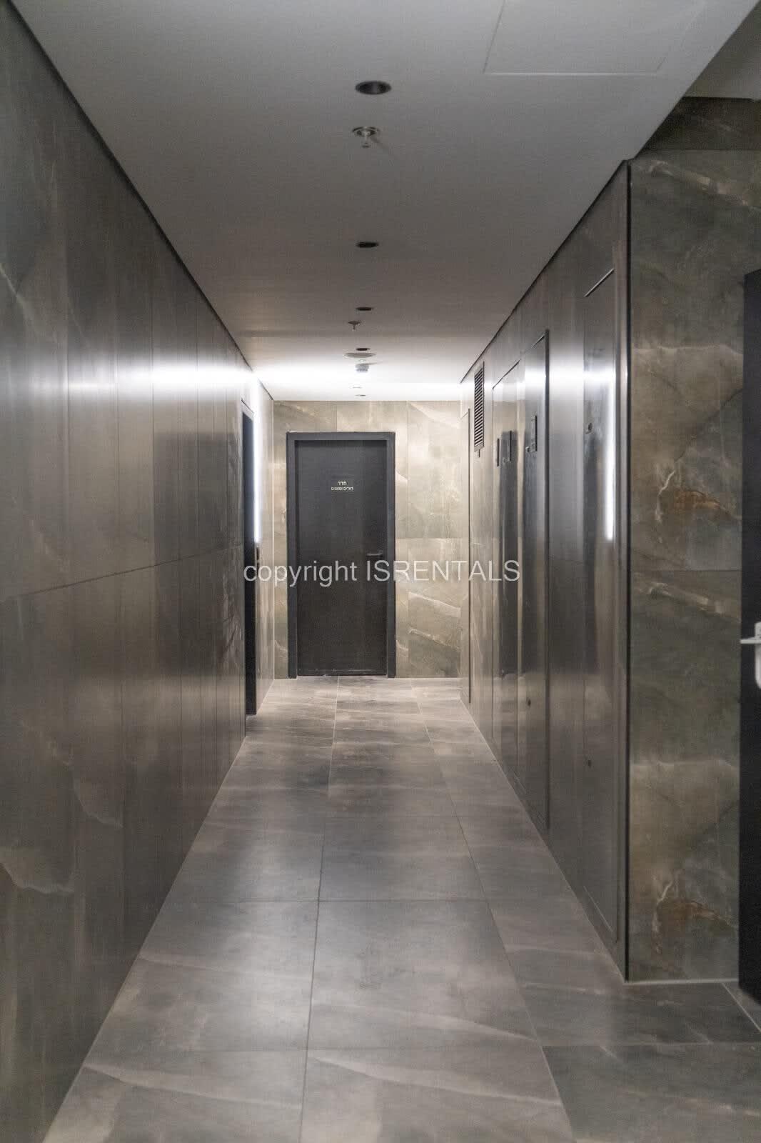 Chic 2BDR Parking/Terrace In City Center photo 39
