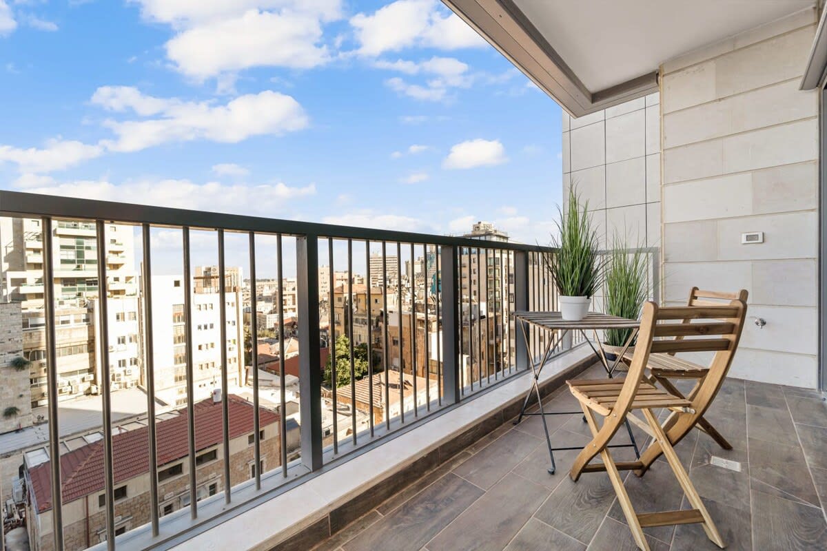 Enchanted 2Bdr Retreat with Breathtaking Views of the City photo 6