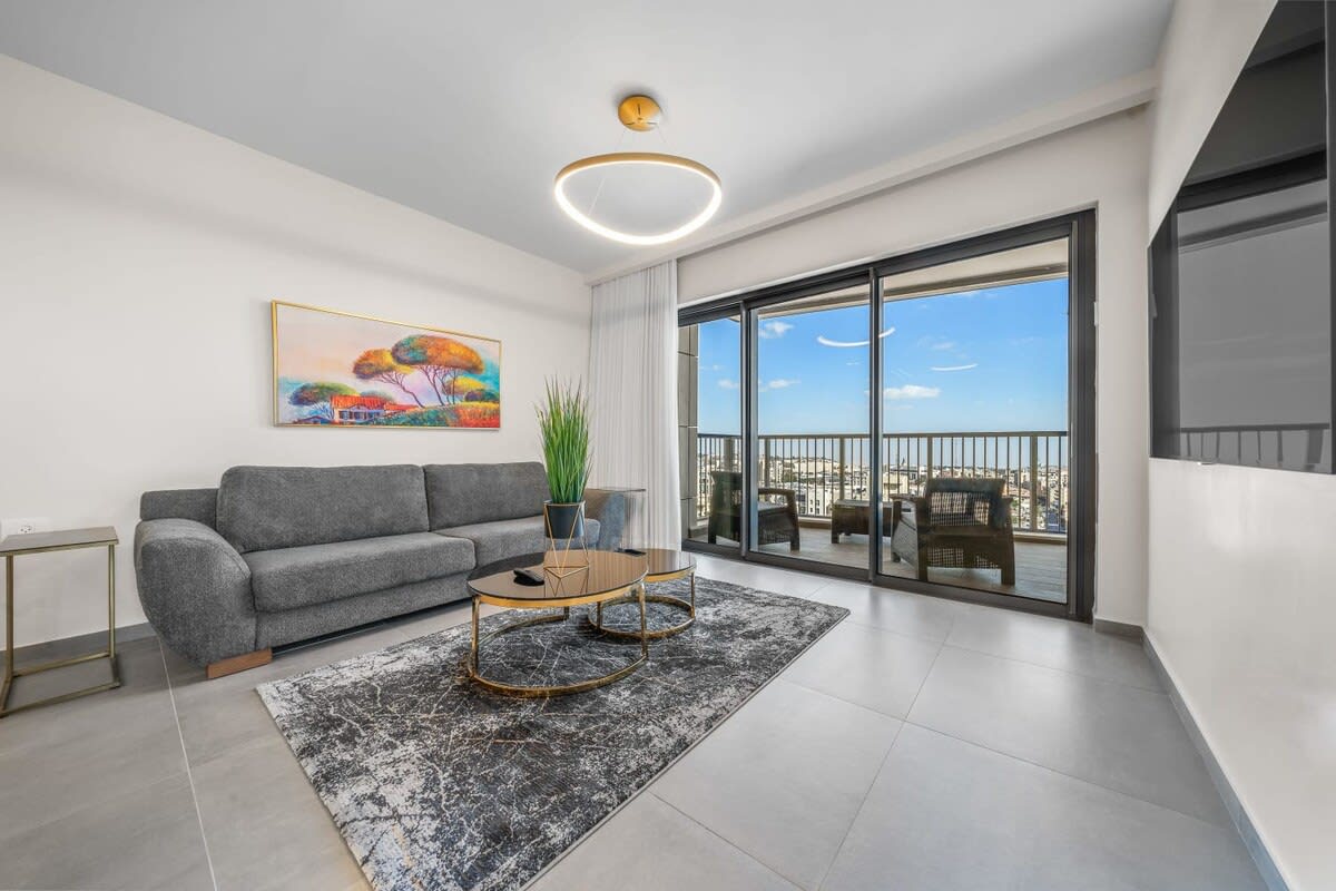 Dreamy 3 Bedroom In Best Location/Parking photo 7