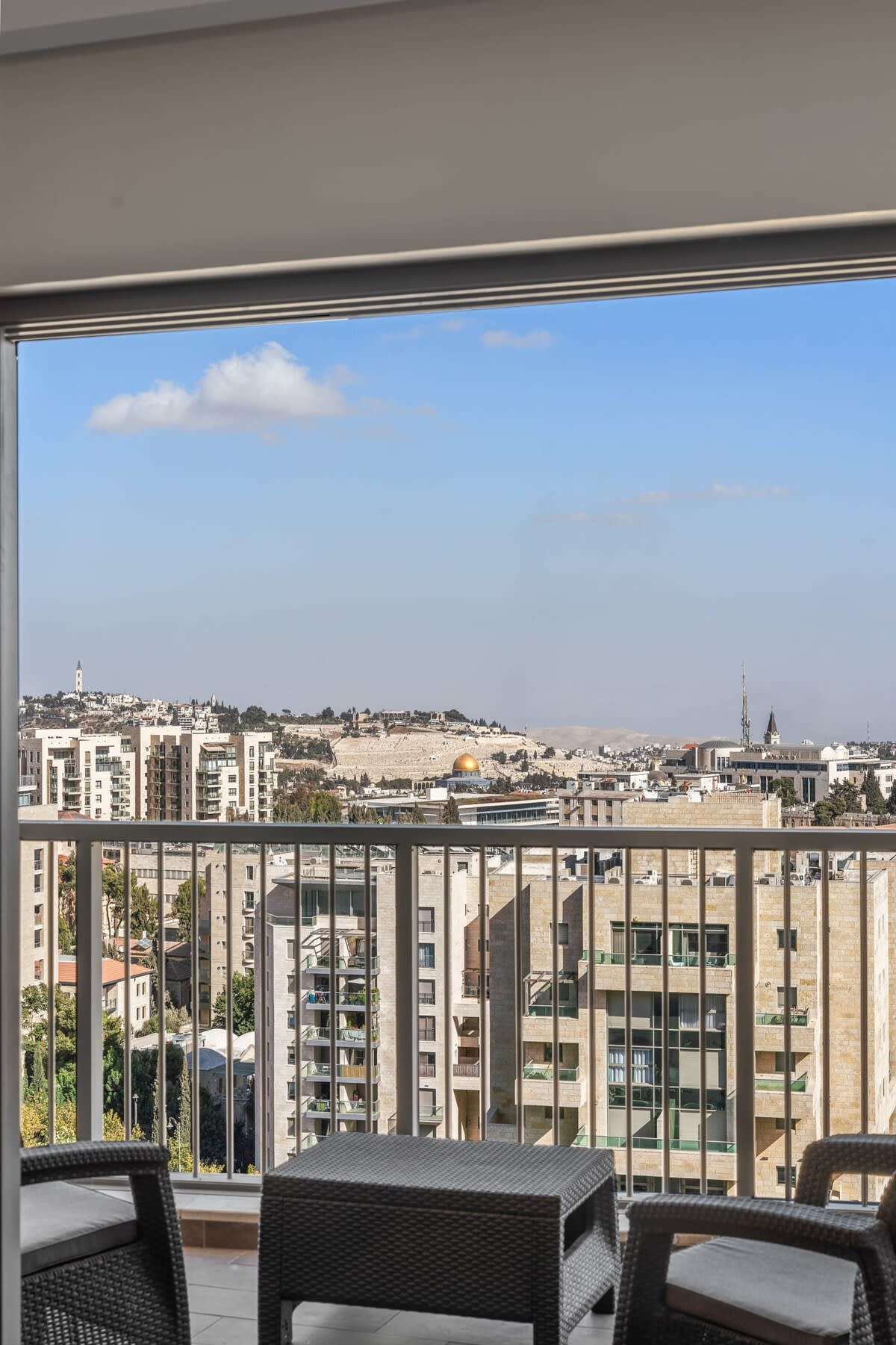 Dreamy 3 Bedroom In Best Location/Parking photo 22