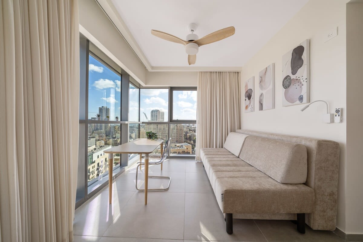 Dreamy 3 Bedroom In Best Location/Parking photo 13