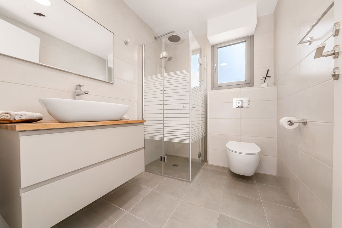 Dreamy 3 Bedroom In Best Location/Parking photo 9