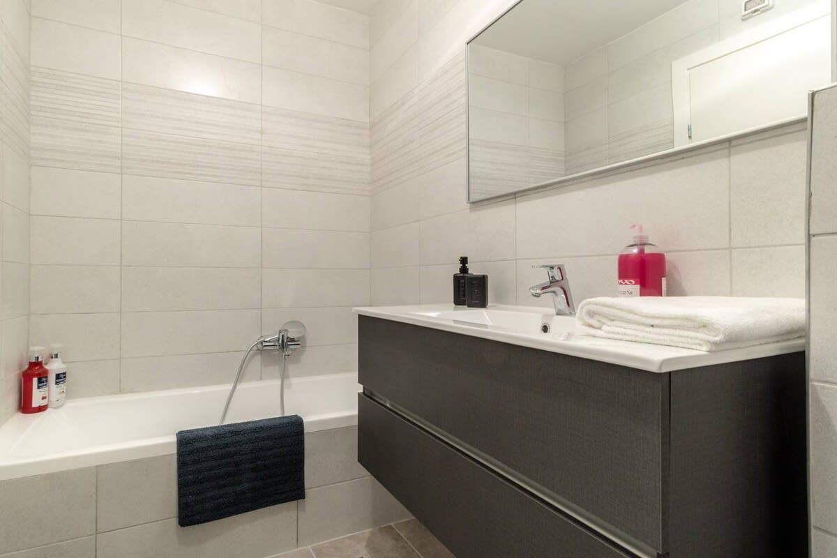 Comfortable and new flat in city center photo 8