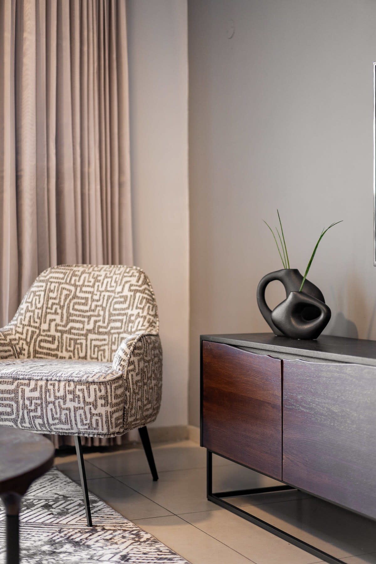 Central 2-Bedroom Apartment with Modern Amenities photo 18