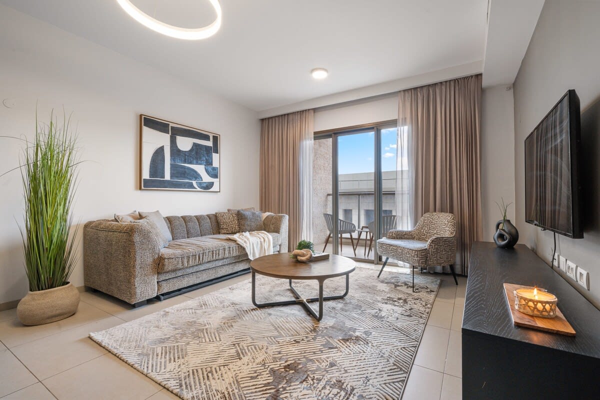 Central 2-Bedroom Apartment with Modern Amenities photo 4