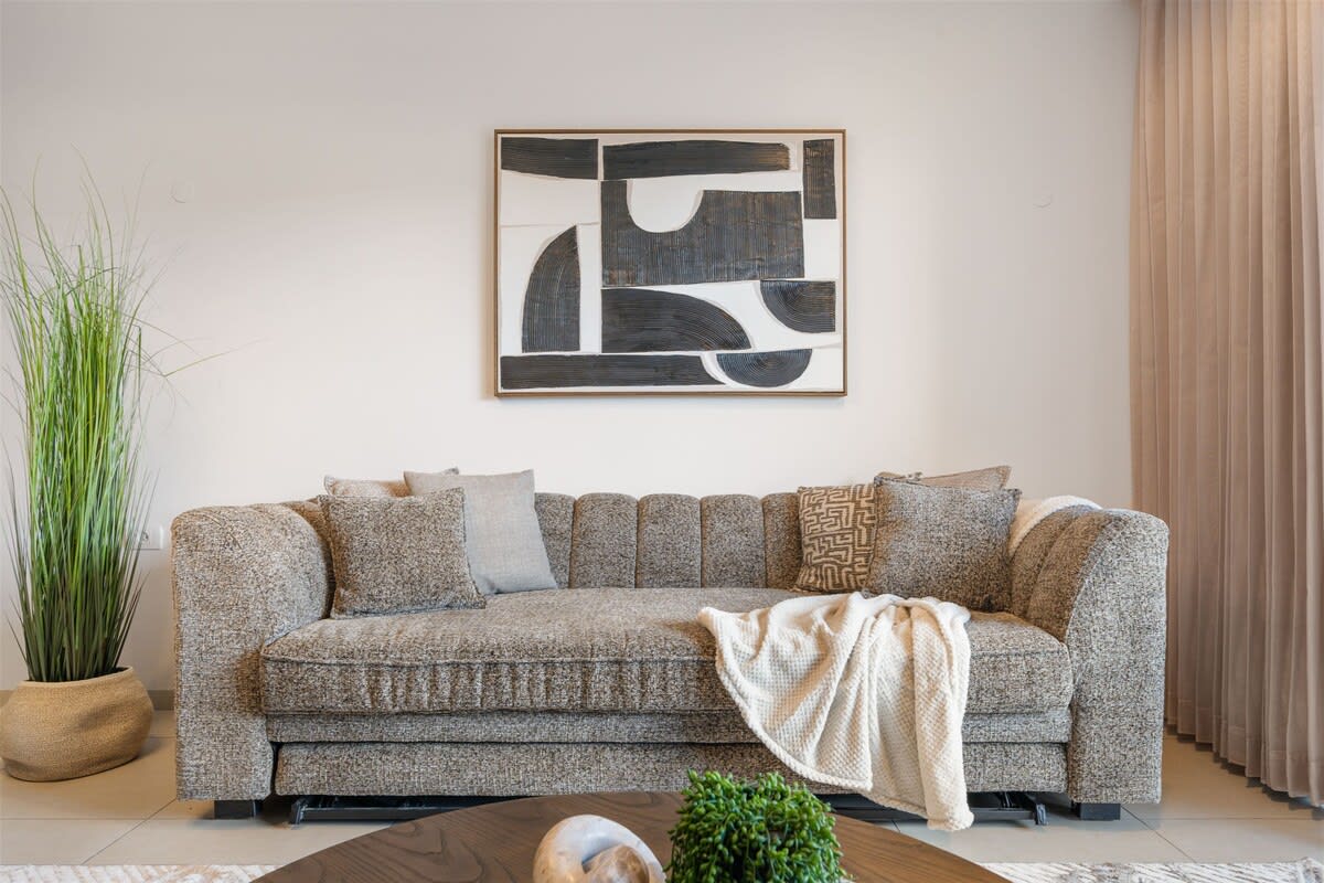 Central 2-Bedroom Apartment with Modern Amenities photo 21