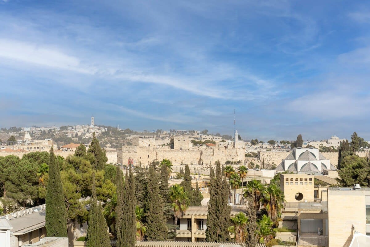King David Residence Luxury 3 Bedroom, Unit 413 – Pool, Gym & Parking, Mamilla Jerusalem photo 10