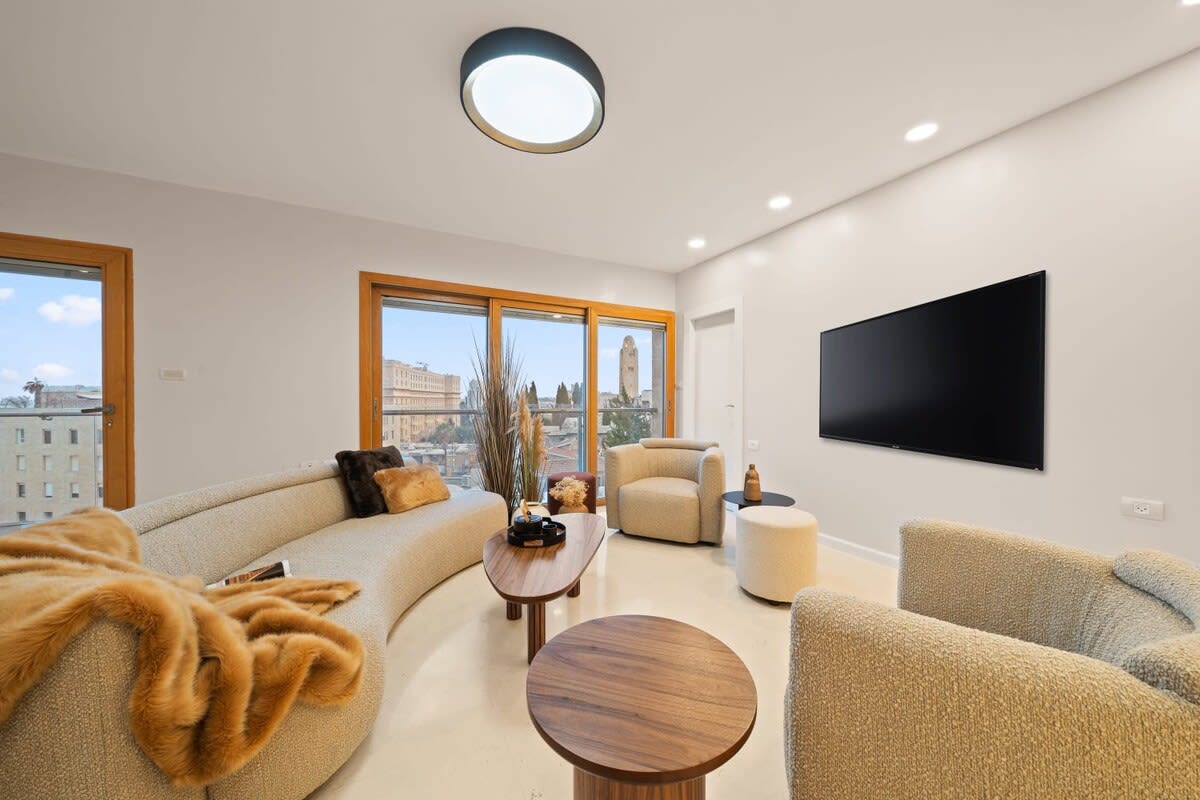 King David Residence Luxury 3 Bedroom, Unit 413 – Pool, Gym & Parking, Mamilla Jerusalem photo 6