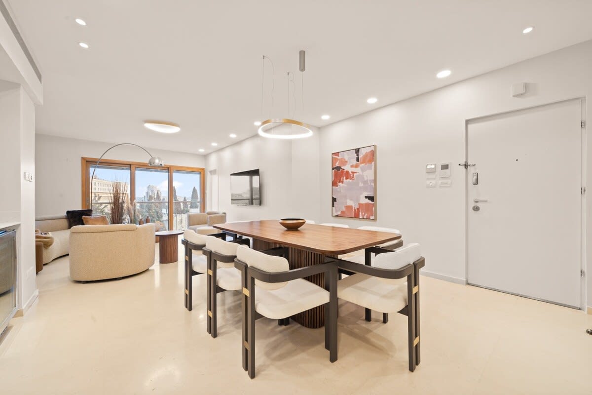 King David Residence Luxury 3 Bedroom, Unit 413 – Pool, Gym & Parking, Mamilla Jerusalem – vacation rental in King David/Mamilla