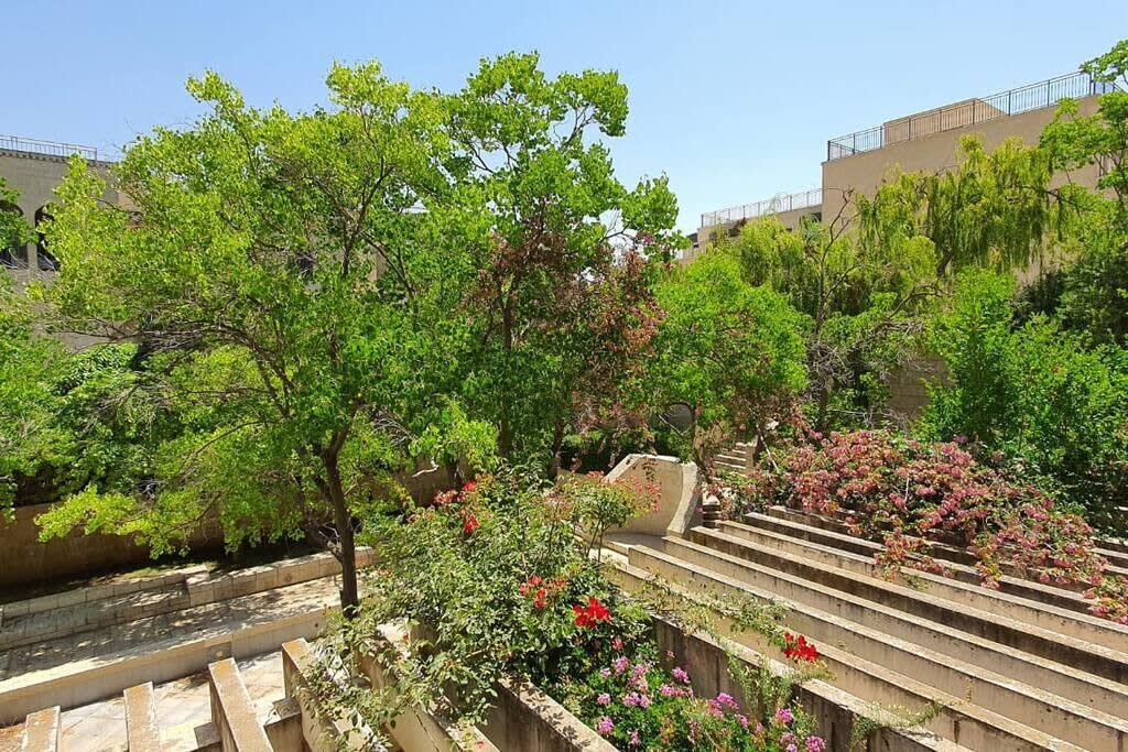 Awesome studio in Mamilla photo 23