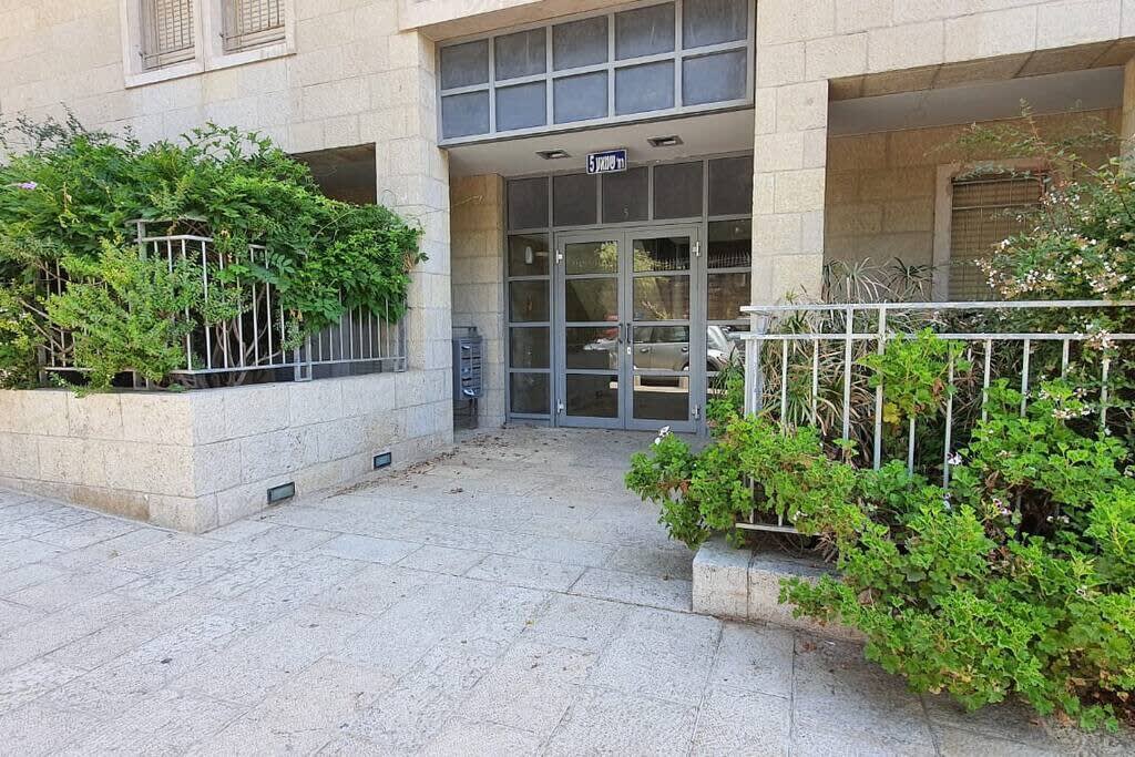 Awesome studio in Mamilla photo 20