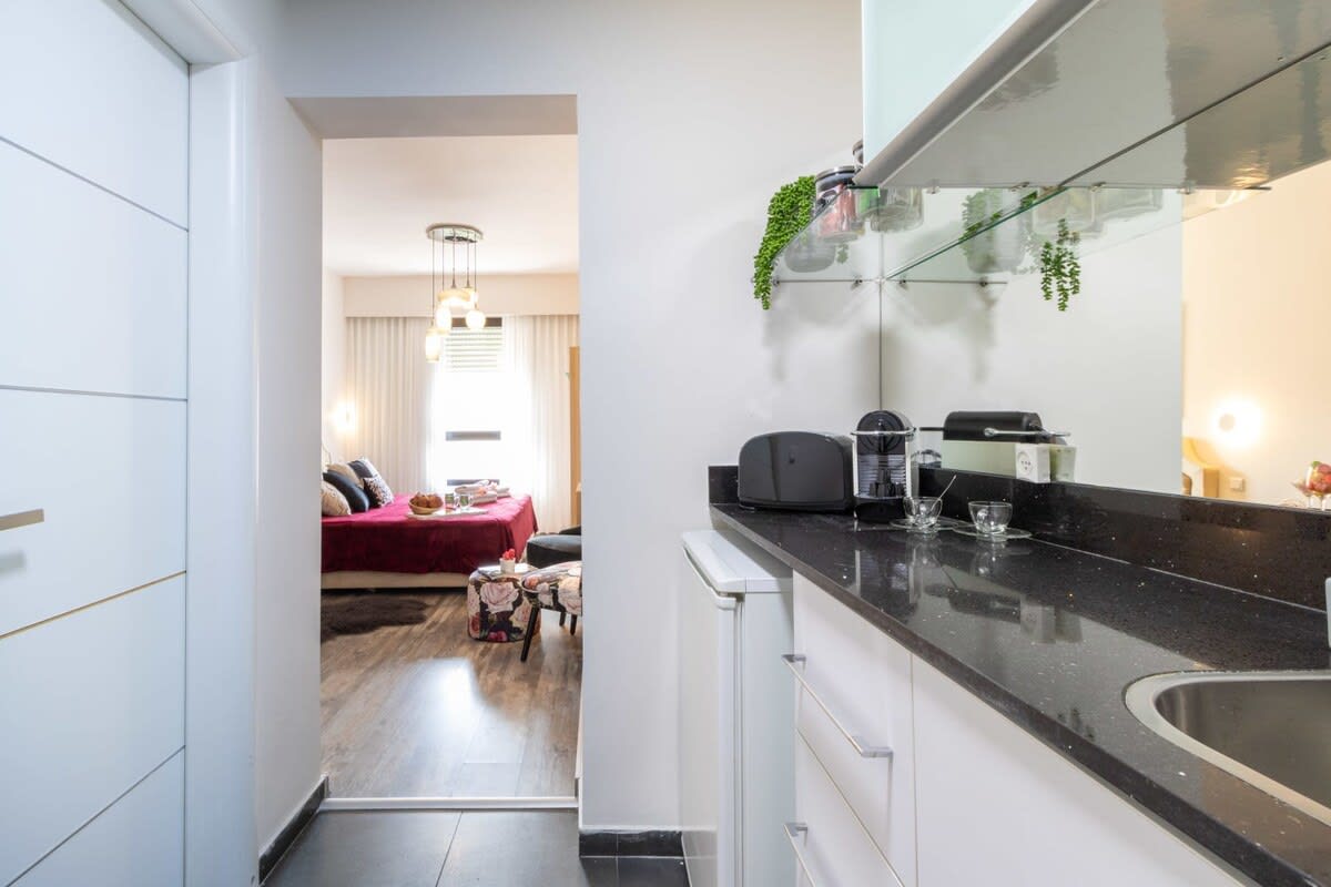 Studio between King David Hotel and Waldorf - Parking Included photo 20